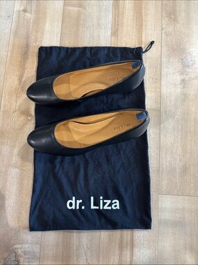 Women’s Black Leather Low Heel Pumps